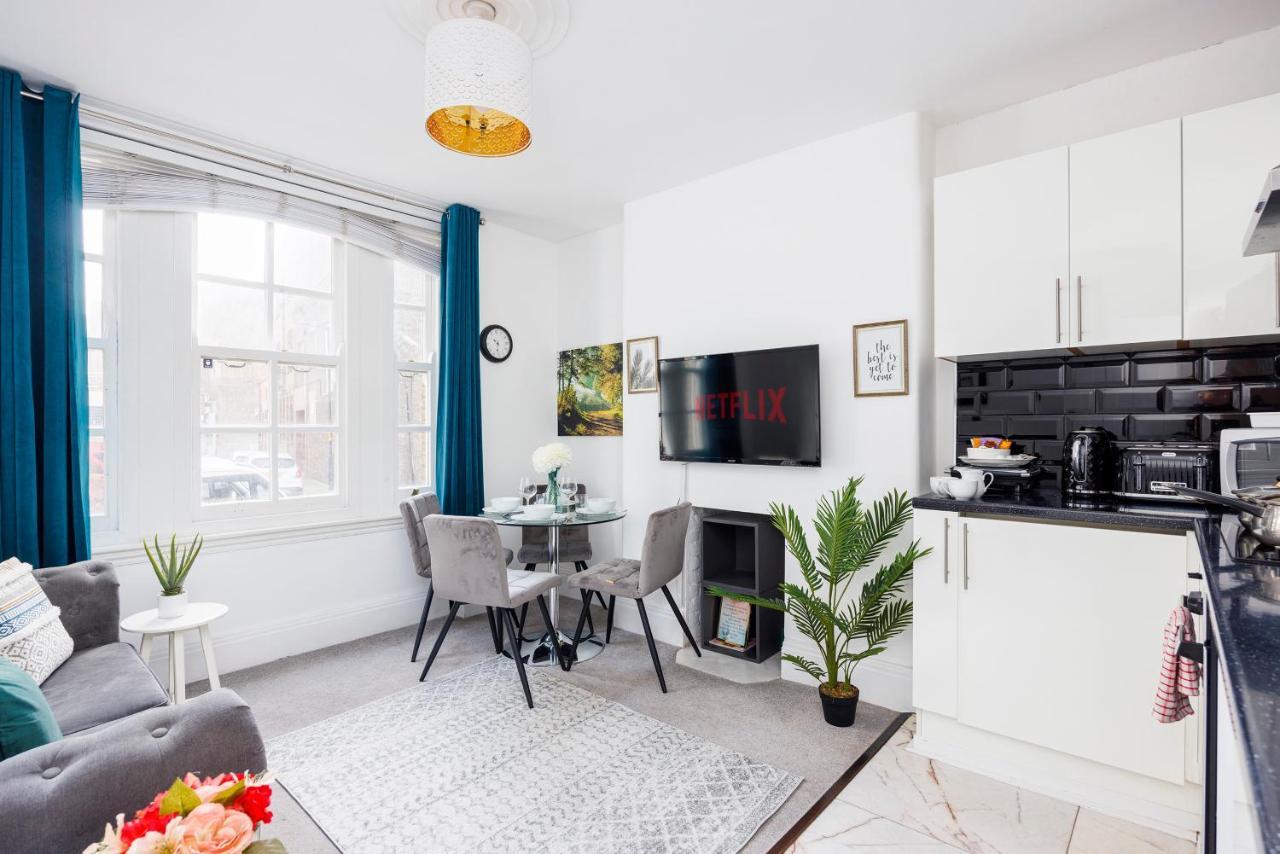 2 Bed Apartment Londen Buitenkant foto