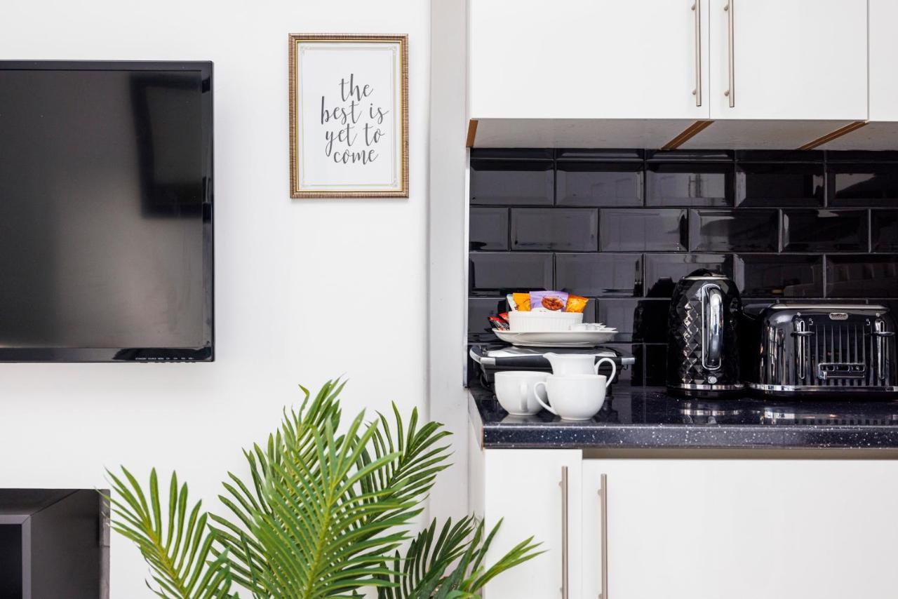 2 Bed Apartment Londen Buitenkant foto