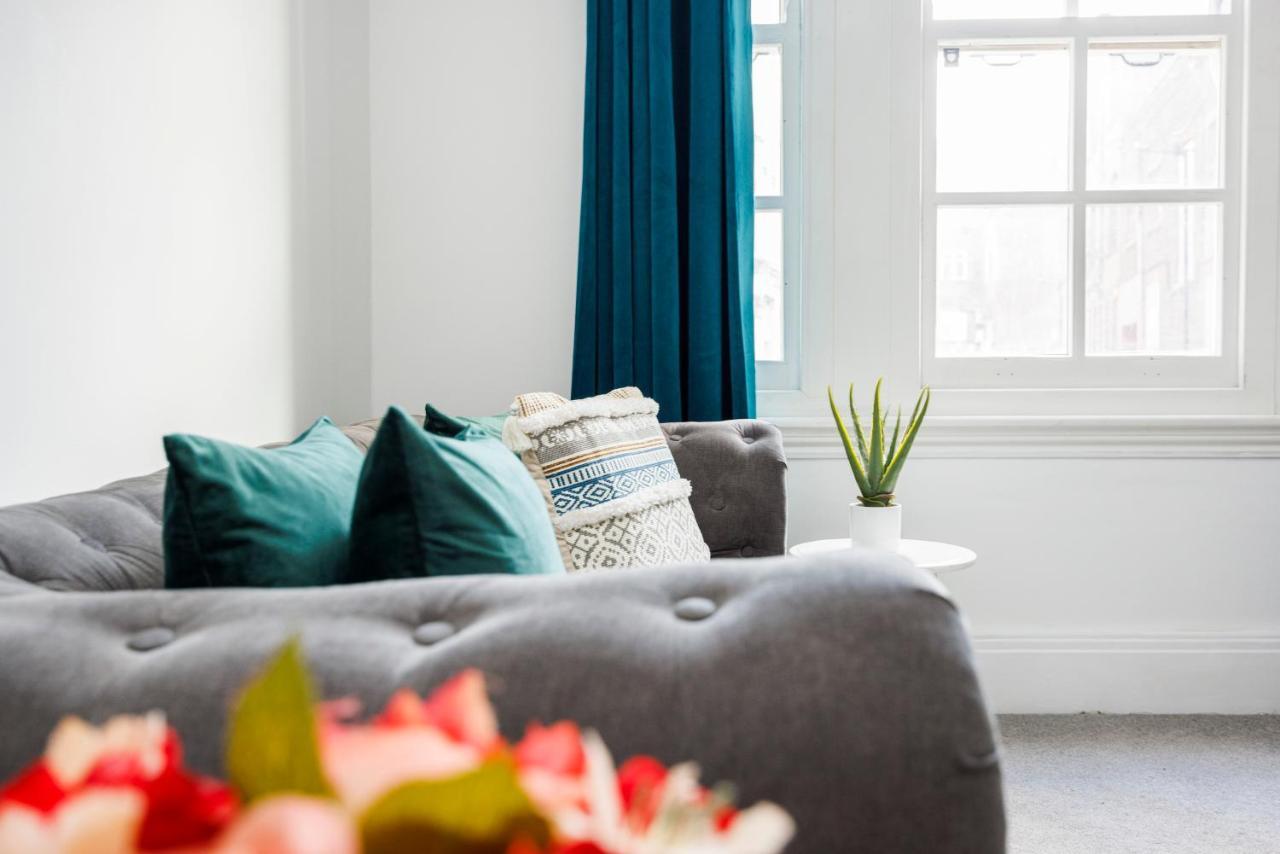 2 Bed Apartment Londen Buitenkant foto