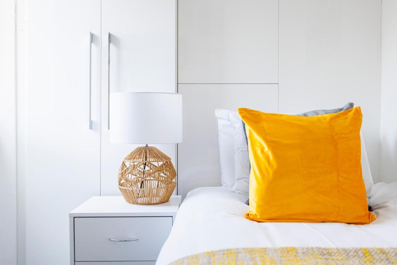 2 Bed Apartment Londen Buitenkant foto