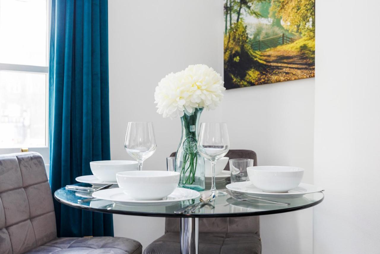 2 Bed Apartment Londen Buitenkant foto