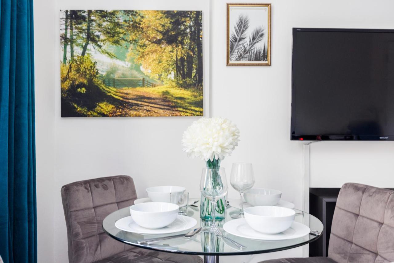 2 Bed Apartment Londen Buitenkant foto